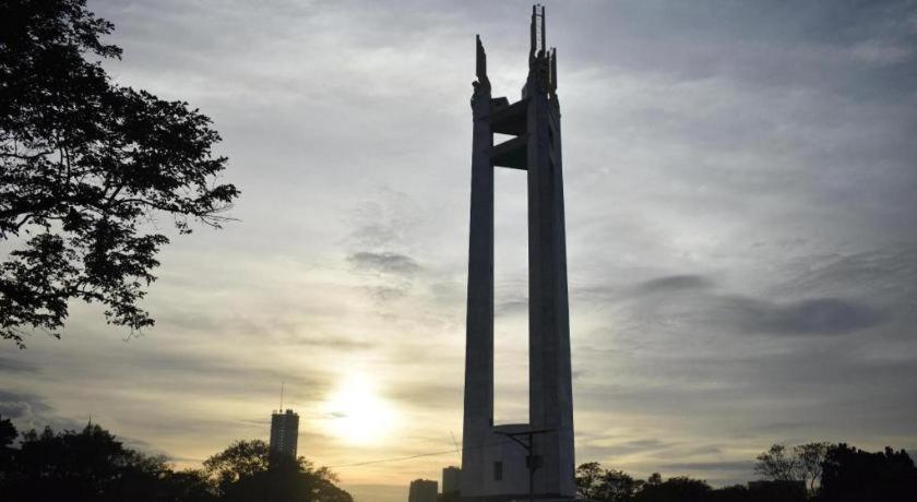 โรงแรมดรีม เวิลด์ อราเนตา กูเบา เกซอนซิตี้ ภายนอก รูปภาพ